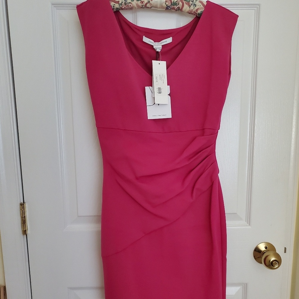 NWT Diane Von Furstenberg Bright Pink Cocktail dress w cinched waist, Size 4 - Picture 2 of 9